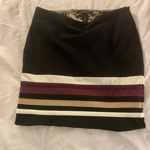 White House Black Market mini skirt thick knit 6 black stripes~size 6